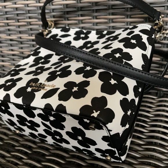 Kate Spade Darcy Small Bucket Crossbody - Picture 13 of 16
